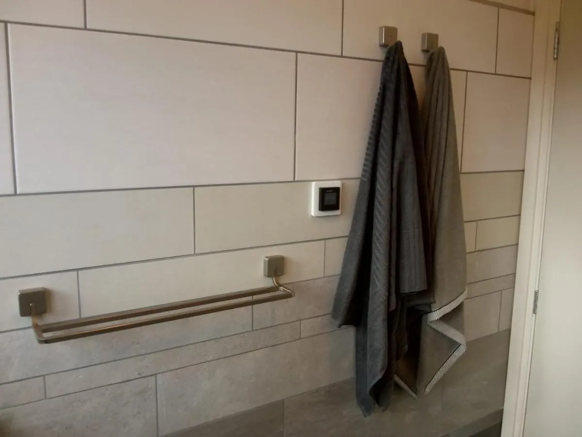 בית אירוח אמסטרדם Aldo, Not For Parties, Not A Hotel, Room With Shared Bathroom, No Kitchen
