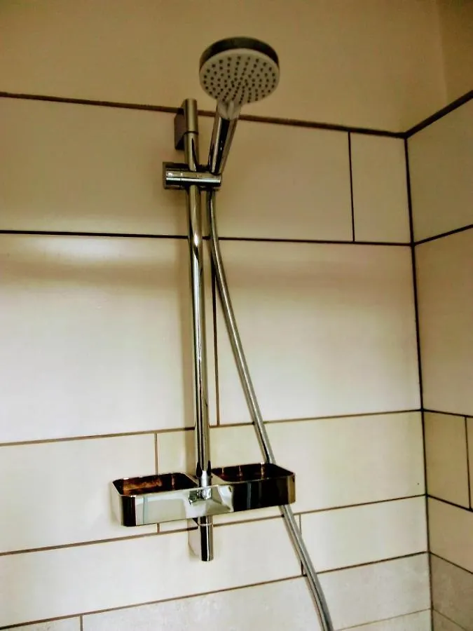 Aldo, Not For Parties, Not A Hotel, Room With Shared Bathroom, No Kitchen 阿姆斯特丹 民宿